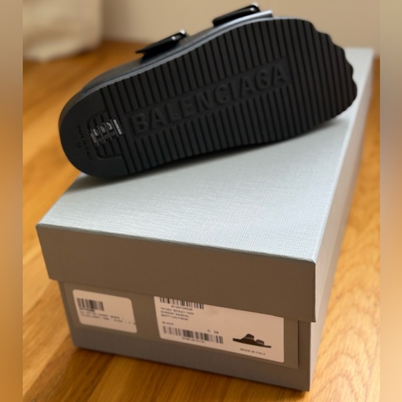 NEW IN BOX: Balenciaga Sunday Leather Sandal - Picture 5 of 9